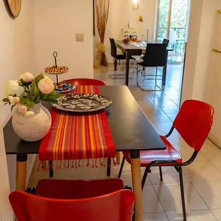 A Quiet Close To The Sea Apartment *