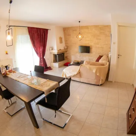 Apartment A Quiet Close To The Sea