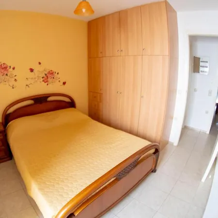 A Quiet Close To The Sea Apartment *